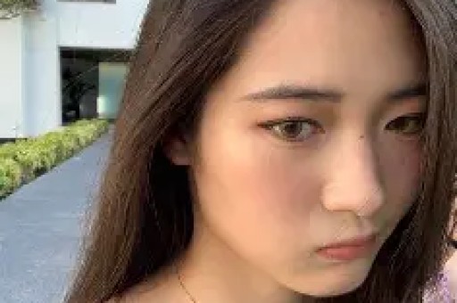 内娱1天4大瓜！顶流恋情、深夜泡酒吧、全身整容一个比一个离谱